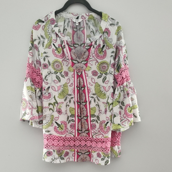Crown & Ivy Tunic Blouse Size Medium Boho Crochet Trim Spring Summer Casual Cool - Picture 1 of 11